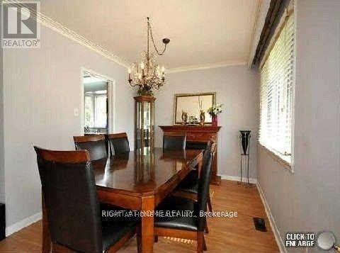 11 Sussex Avenue, Richmond Hill, Ontario L4C 2E5 - Photo 2 - N12549438