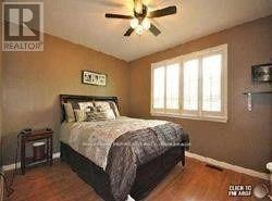 11 Sussex Avenue, Richmond Hill, Ontario L4C 2E5 - Photo 3 - N12549438