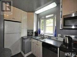 11 Sussex Avenue, Richmond Hill, Ontario L4C 2E5 - Photo 4 - N12549438