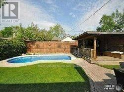 11 Sussex Avenue, Richmond Hill, Ontario L4C 2E5 - Photo 6 - N12549438