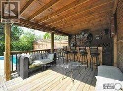 11 Sussex Avenue, Richmond Hill, Ontario L4C 2E5 - Photo 8 - N12549438