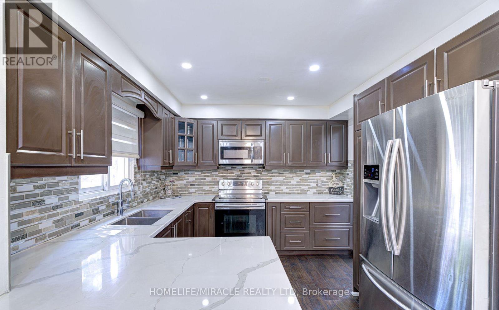 55 Castlehill Road, Brampton, Ontario L6X 4C9 - Photo 15 - W12549424