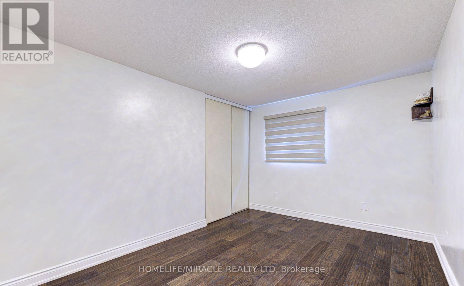 55 Castlehill Road, Brampton, Ontario L6X 4C9 - Photo 21 - W12549424