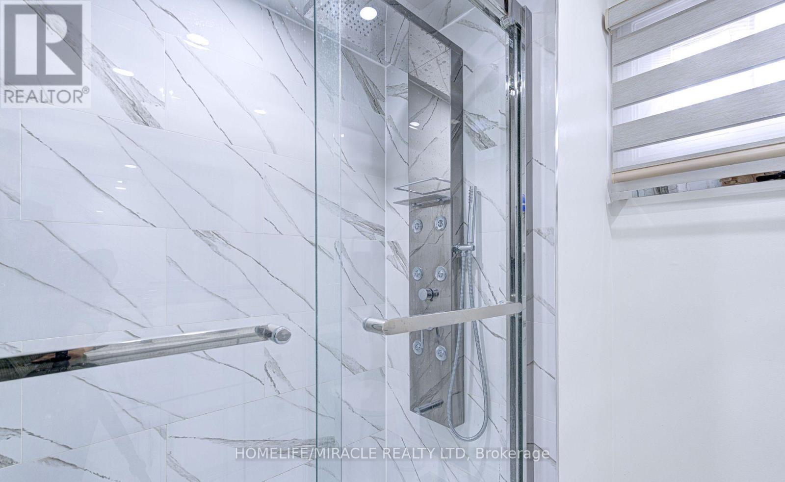 55 Castlehill Road, Brampton, Ontario L6X 4C9 - Photo 23 - W12549424