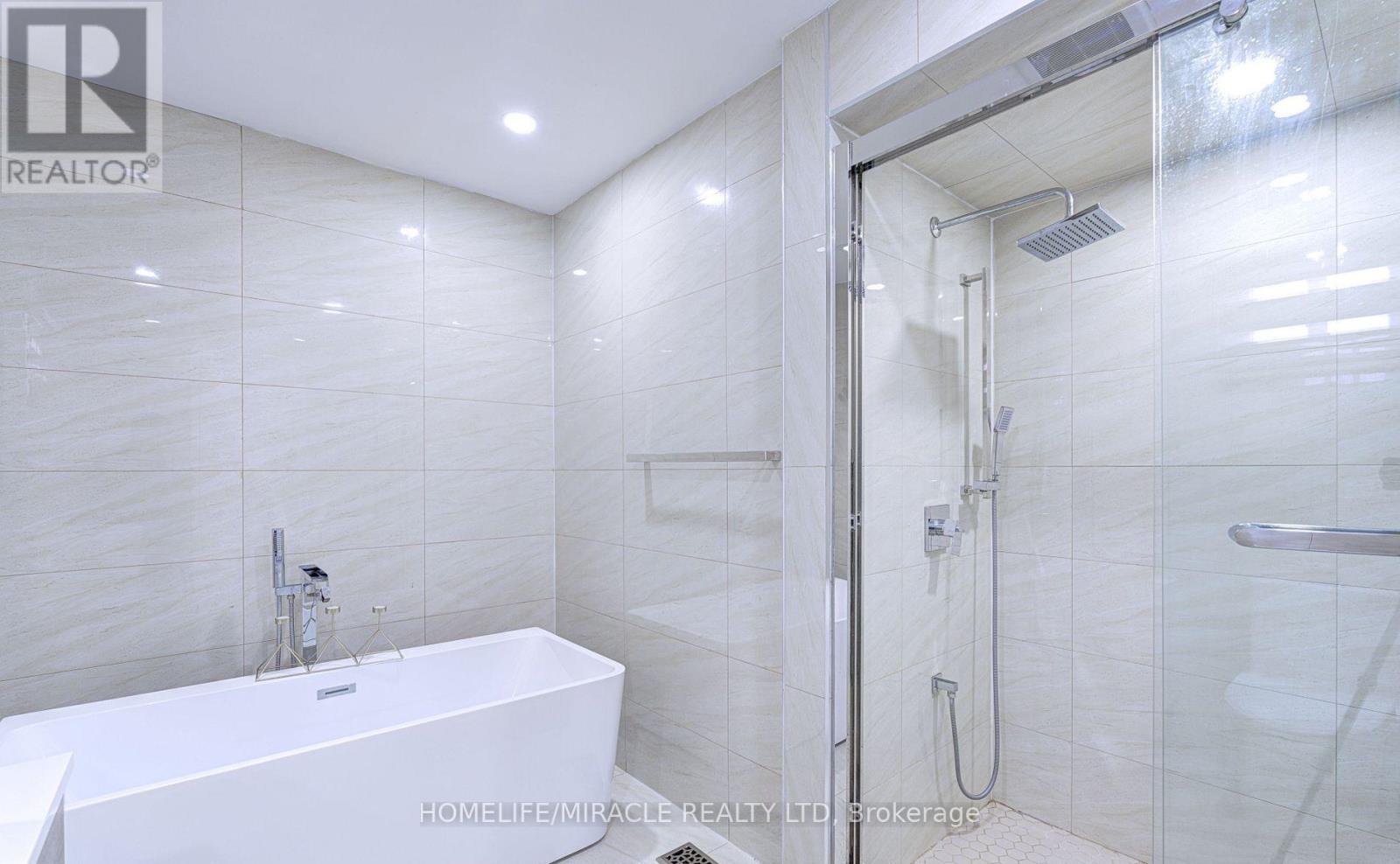 55 Castlehill Road, Brampton, Ontario L6X 4C9 - Photo 27 - W12549424