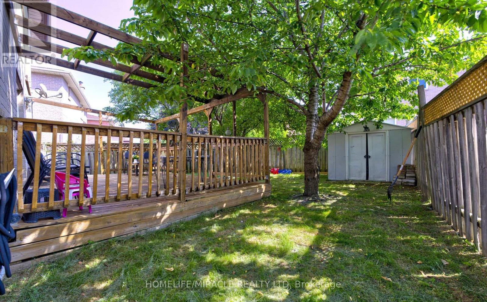 55 Castlehill Road, Brampton, Ontario L6X 4C9 - Photo 30 - W12549424