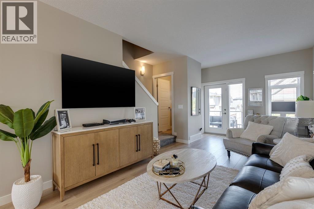 19 Sage Bluff Gate Nw, Calgary, Alberta  T3R 1T5 - Photo 2 - A2250553