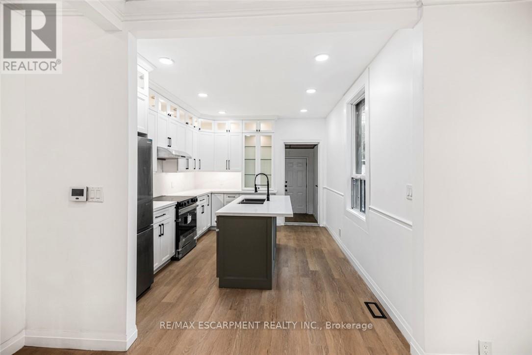 48 Aikman Avenue, Hamilton, Ontario  L8M 1P7 - Photo 11 - X12549392