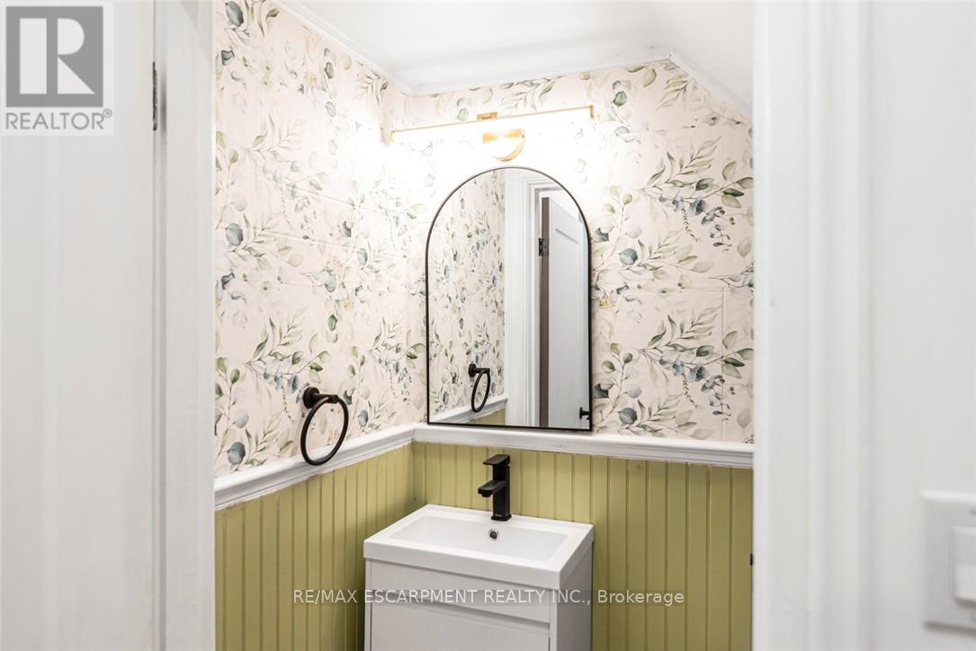 48 Aikman Avenue, Hamilton, Ontario  L8M 1P7 - Photo 13 - X12549392