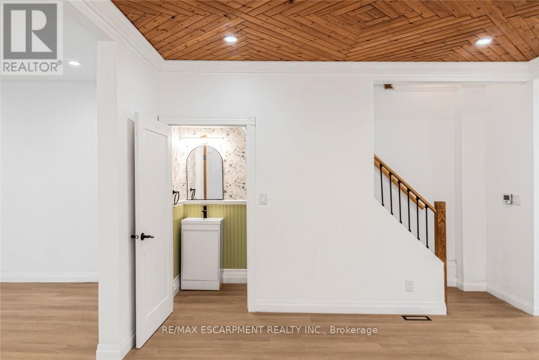 48 Aikman Avenue, Hamilton, Ontario  L8M 1P7 - Photo 15 - X12549392