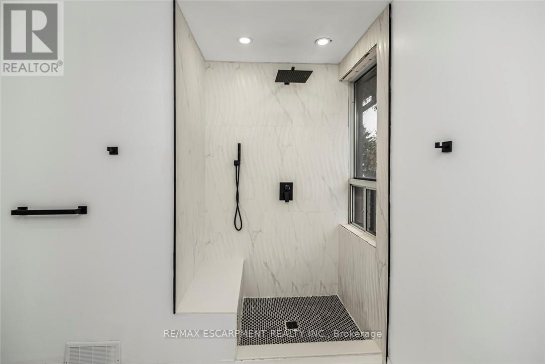 48 Aikman Avenue, Hamilton, Ontario  L8M 1P7 - Photo 22 - X12549392