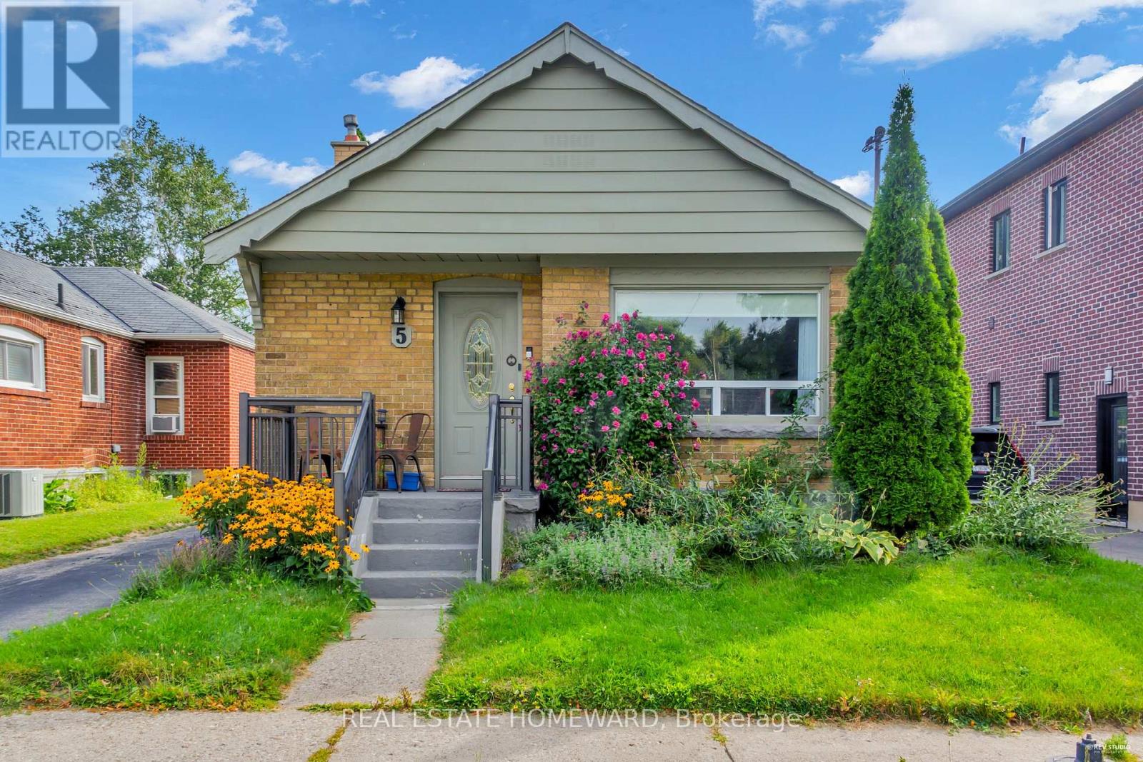 5 Highvale Road, Toronto, Ontario M1L 3R2 - Photo 2 - E12520506