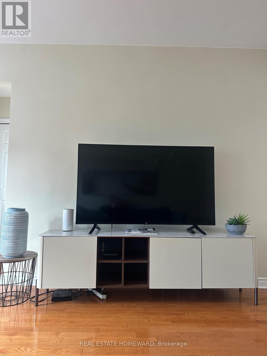 5 Highvale Road, Toronto, Ontario M1L 3R2 - Photo 5 - E12520506