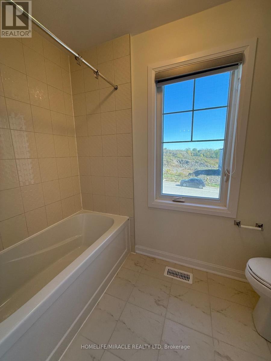 80 Golf Links Drive, Loyalist, Ontario K0H 1G0 - Photo 20 - X12539222