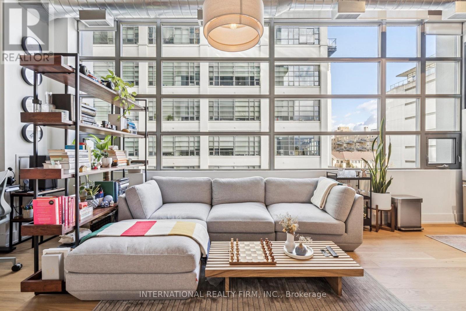 303 - 637 Lake Shore Boulevard W, Toronto, Ontario  M5V 3J6 - Photo 4 - C12549460