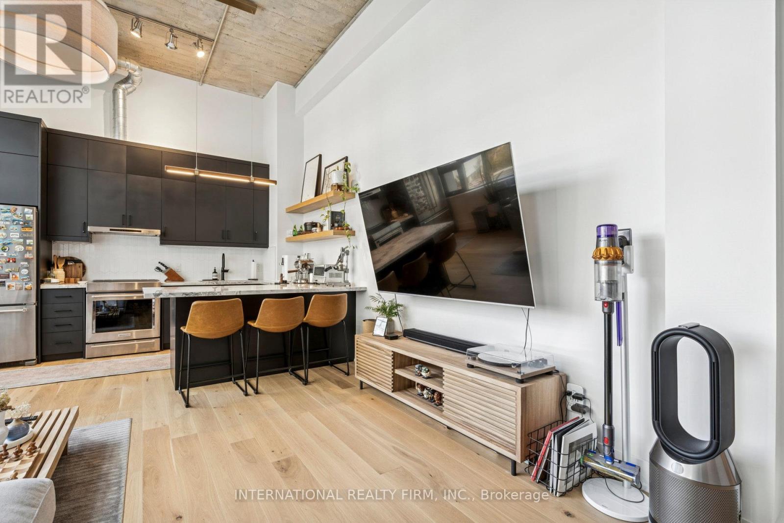 303 - 637 Lake Shore Boulevard W, Toronto, Ontario  M5V 3J6 - Photo 6 - C12549460