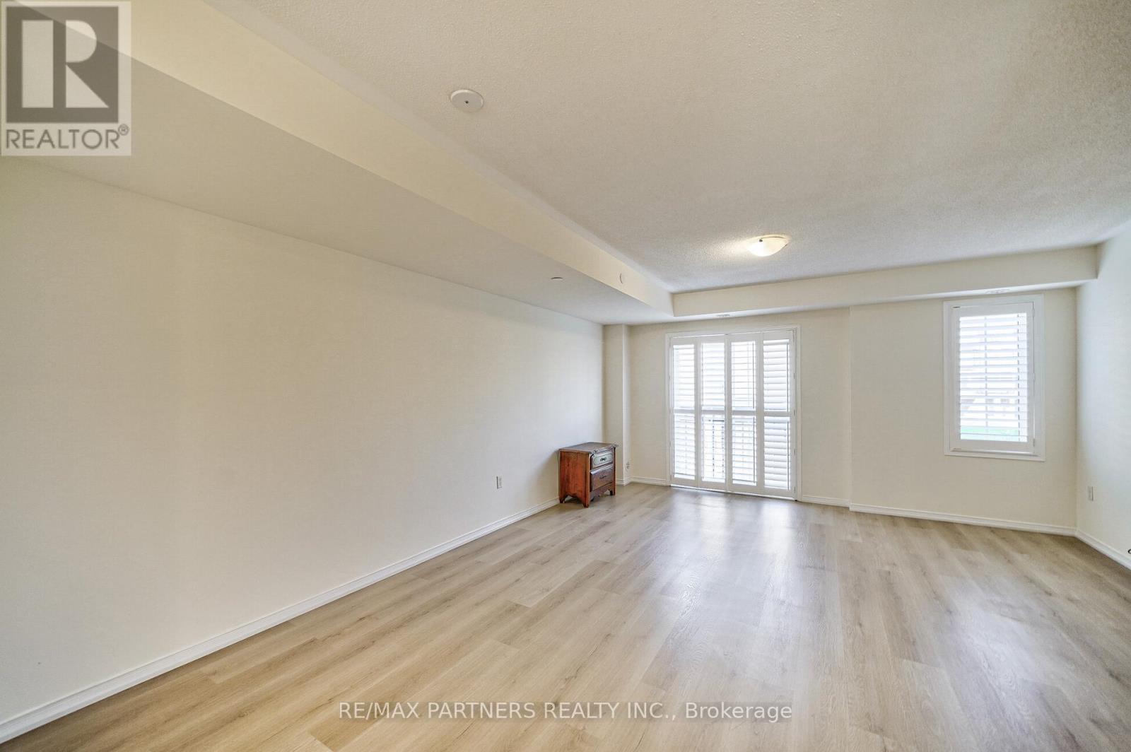 2615 Eaglesham Path, Oshawa, Ontario  L1L 0M7 - Photo 4 - E12549472