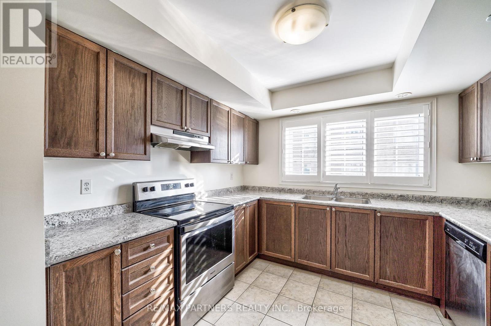 2615 Eaglesham Path, Oshawa, Ontario  L1L 0M7 - Photo 7 - E12549472