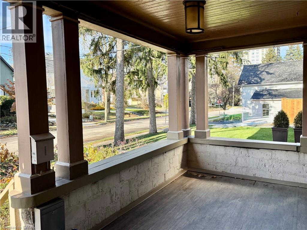 34 Menno Street, Waterloo, Ontario  N2L 2A7 - Photo 3 - 40787605