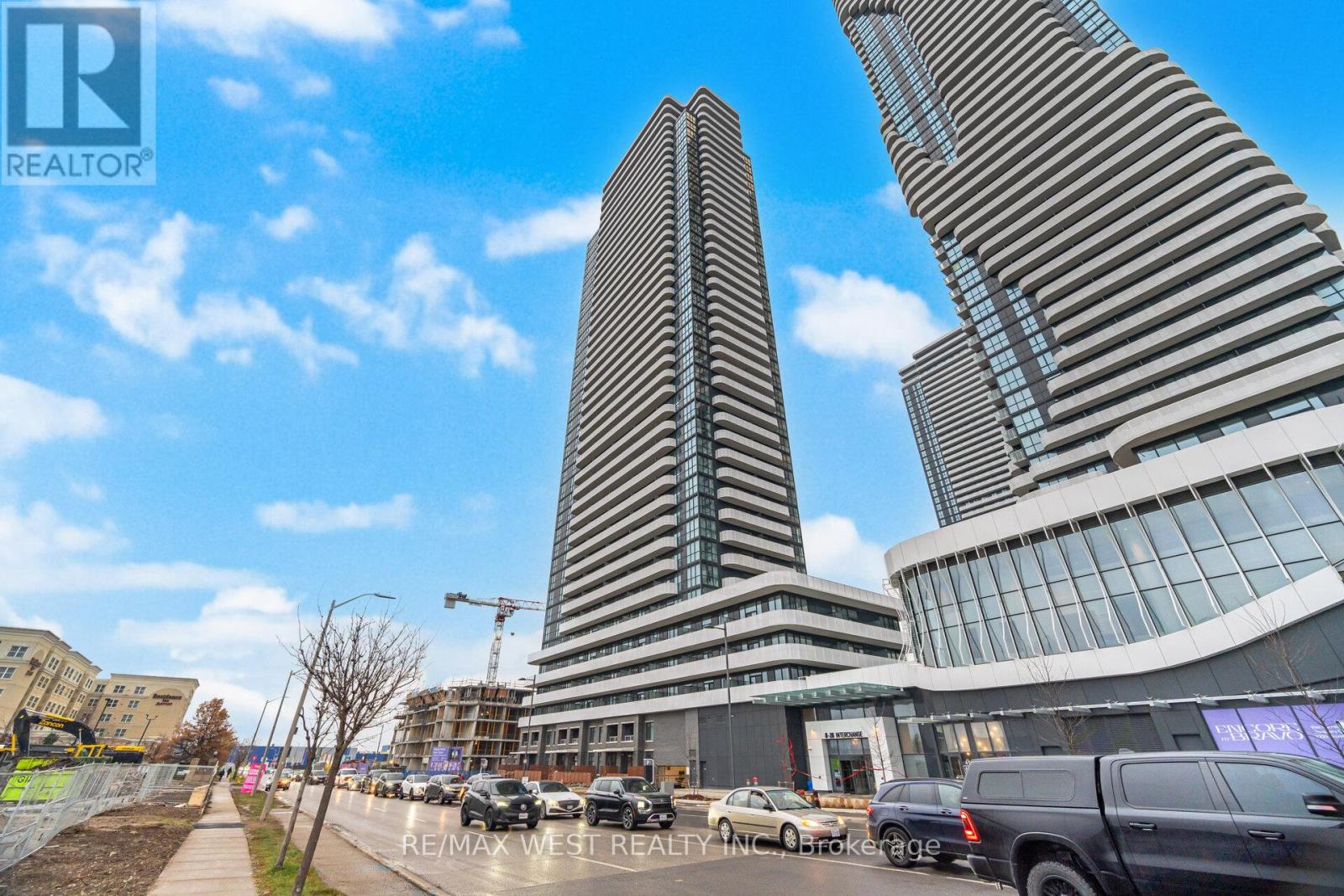 1601 - 8 INTERCHANGE WAY, Vaughan, Ontario