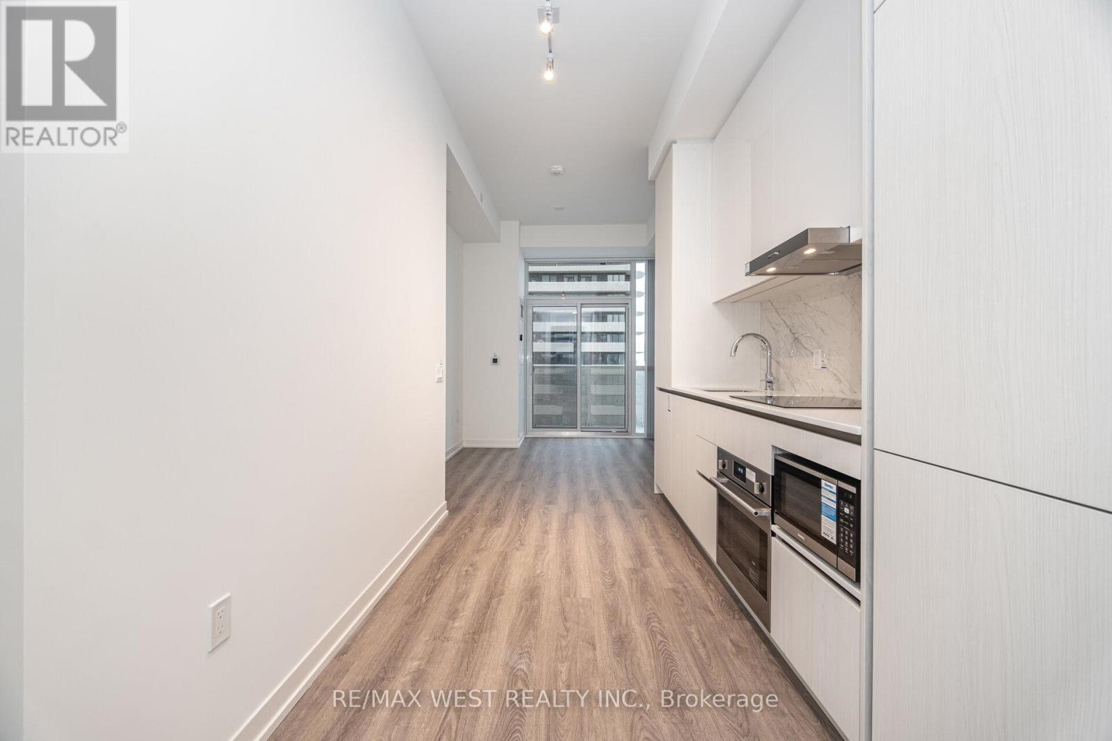 1601 - 8 Interchange Way, Vaughan, Ontario  L4K 0R2 - Photo 10 - N12549462