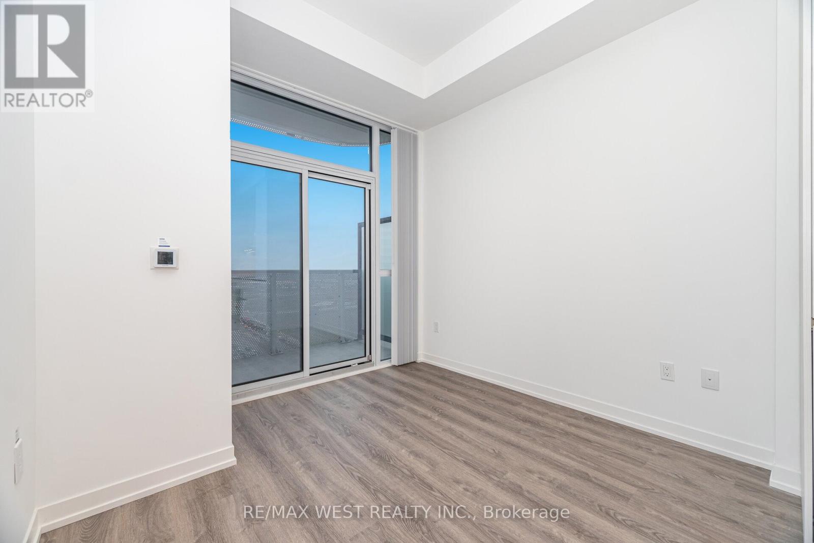 1601 - 8 Interchange Way, Vaughan, Ontario  L4K 0R2 - Photo 16 - N12549462