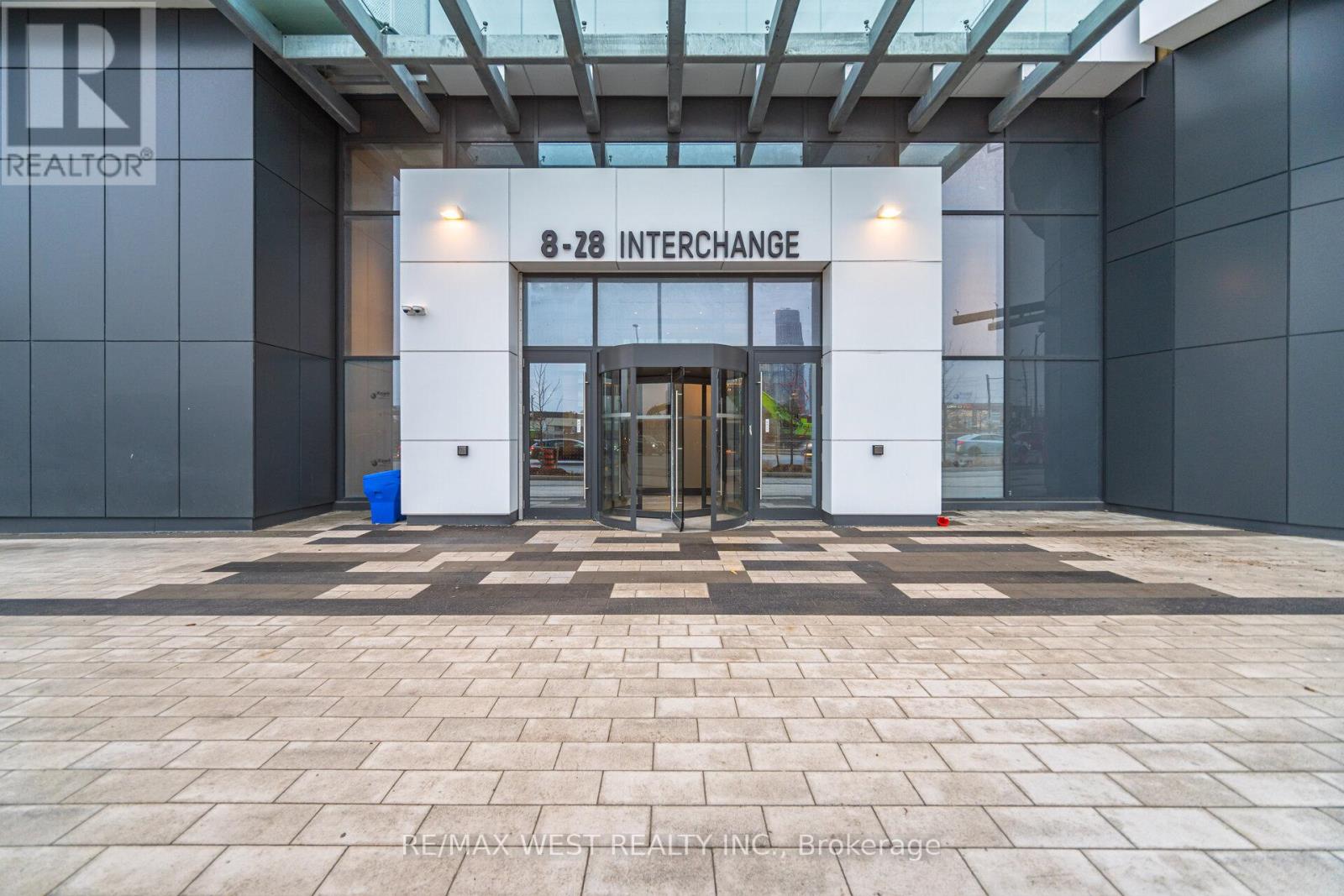 1601 - 8 Interchange Way, Vaughan, Ontario  L4K 0R2 - Photo 2 - N12549462