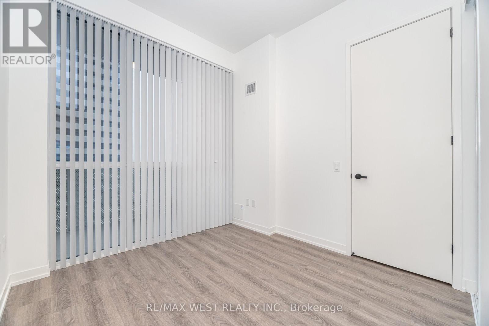 1601 - 8 Interchange Way, Vaughan, Ontario  L4K 0R2 - Photo 21 - N12549462