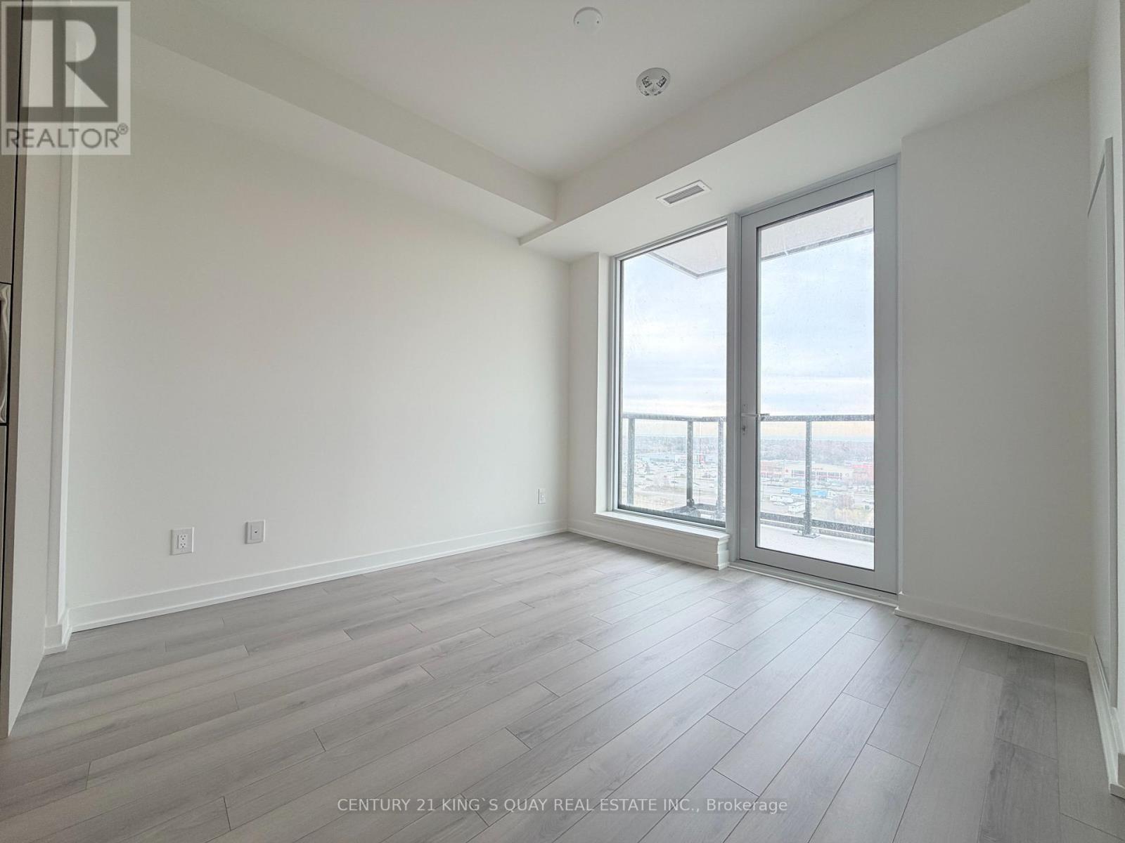 1107 - 3071 Trafalgar Road, Oakville, Ontario  L6H 8C6 - Photo 2 - W12549448