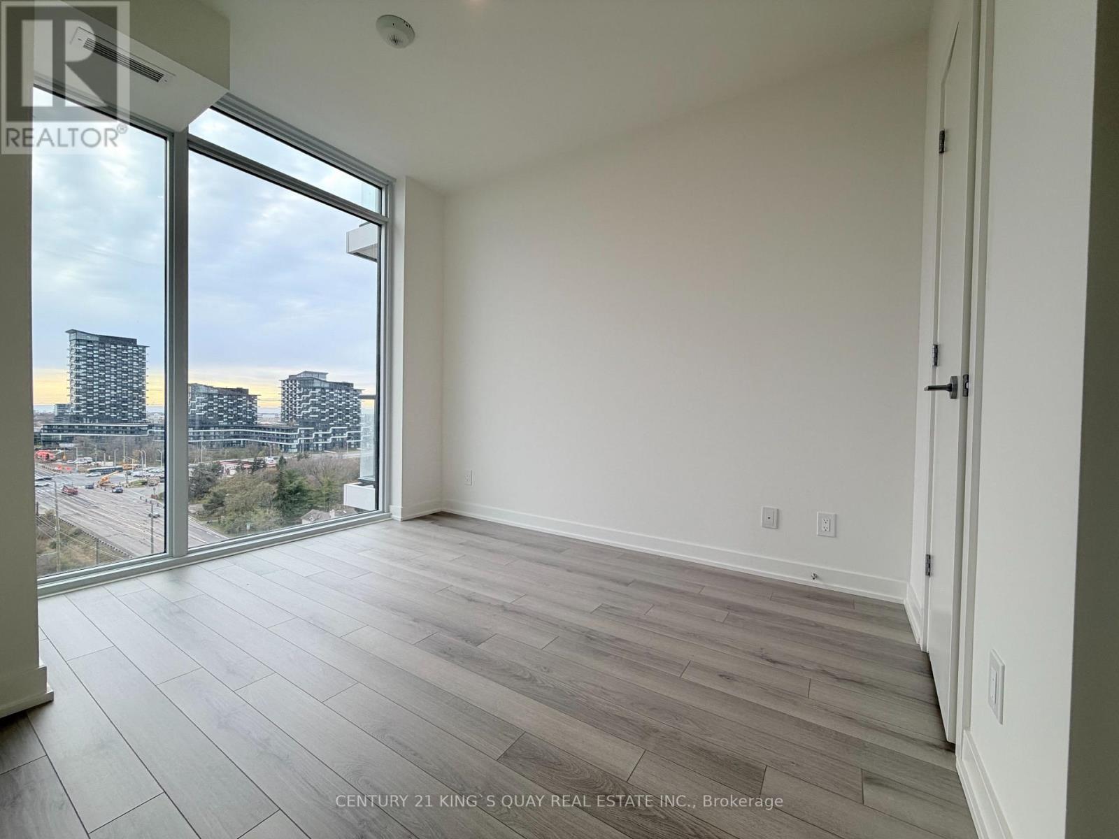 1107 - 3071 Trafalgar Road, Oakville, Ontario  L6H 8C6 - Photo 9 - W12549448