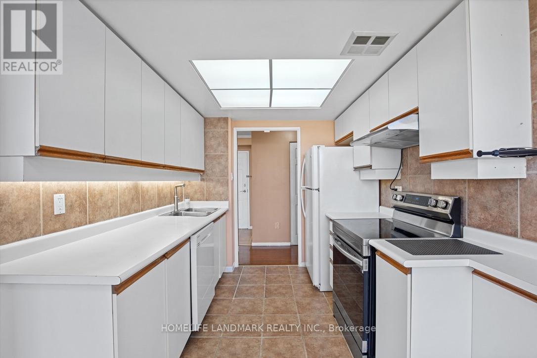 704 - 250 Webb Drive, Mississauga, Ontario  L5B 3Z4 - Photo 9 - W12549450