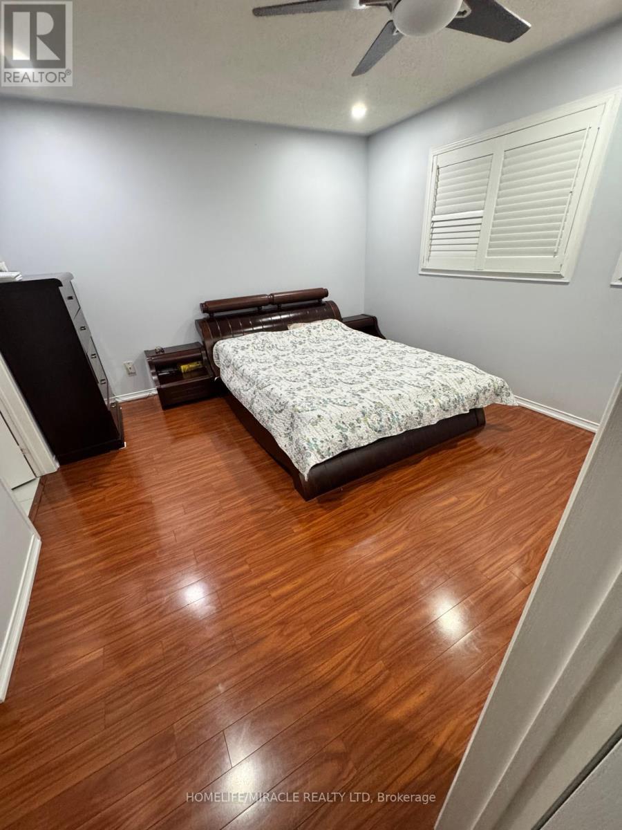 Main - 35 Applegrove Court, Brampton, Ontario L6R 2Y8 - Photo 13 - W12549456