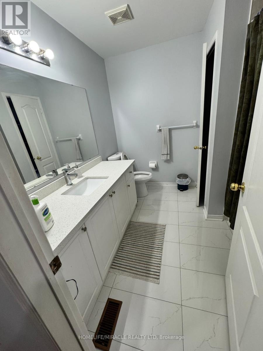 Main - 35 Applegrove Court, Brampton, Ontario L6R 2Y8 - Photo 15 - W12549456