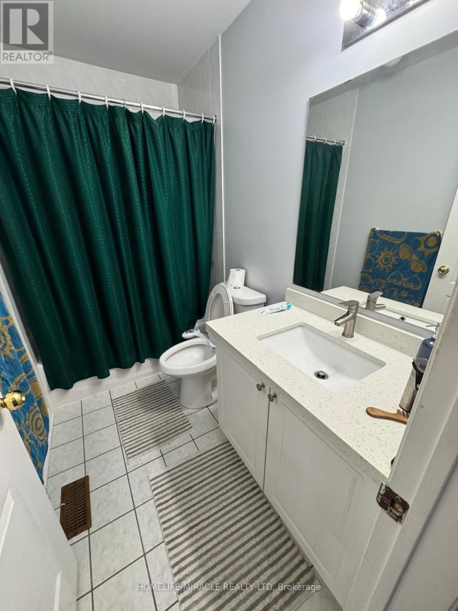 Main - 35 Applegrove Court, Brampton, Ontario L6R 2Y8 - Photo 17 - W12549456