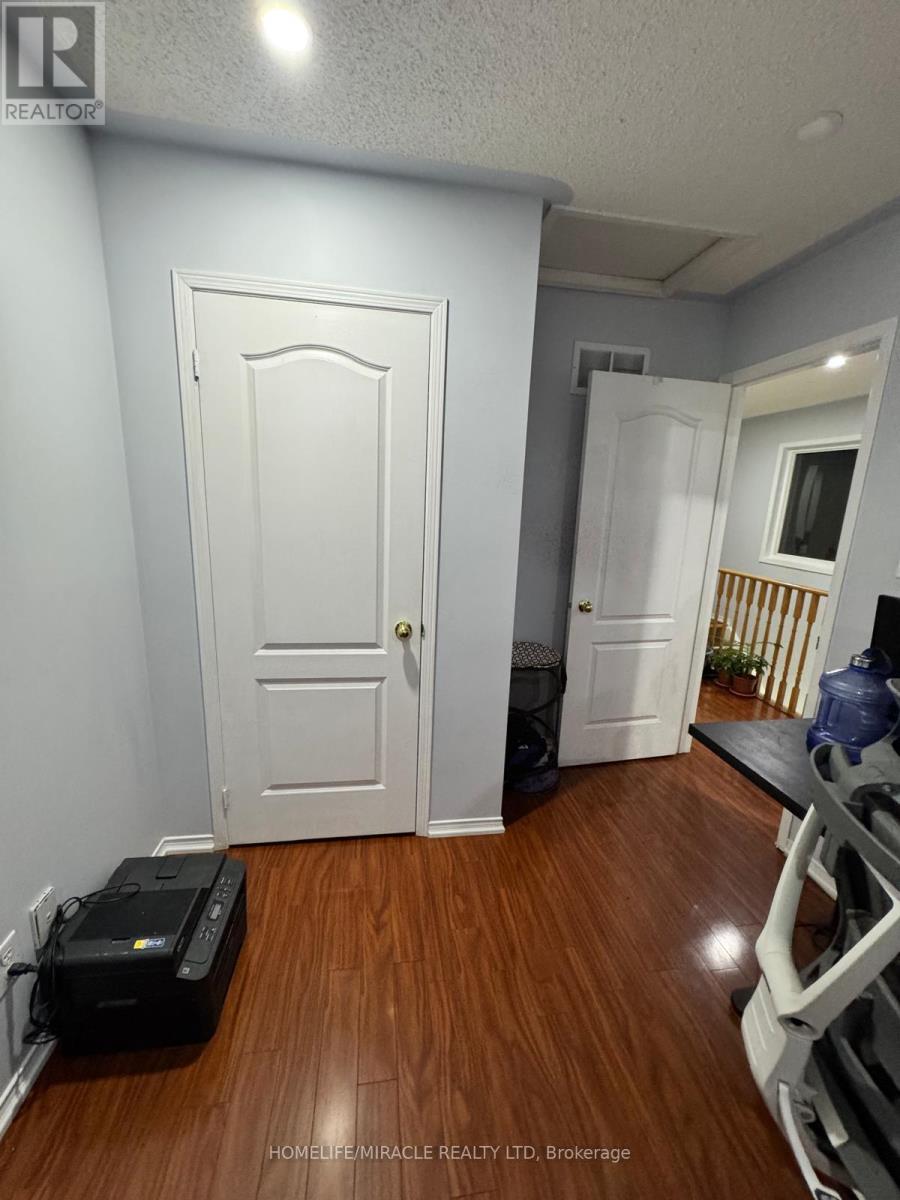 Main - 35 Applegrove Court, Brampton, Ontario L6R 2Y8 - Photo 19 - W12549456