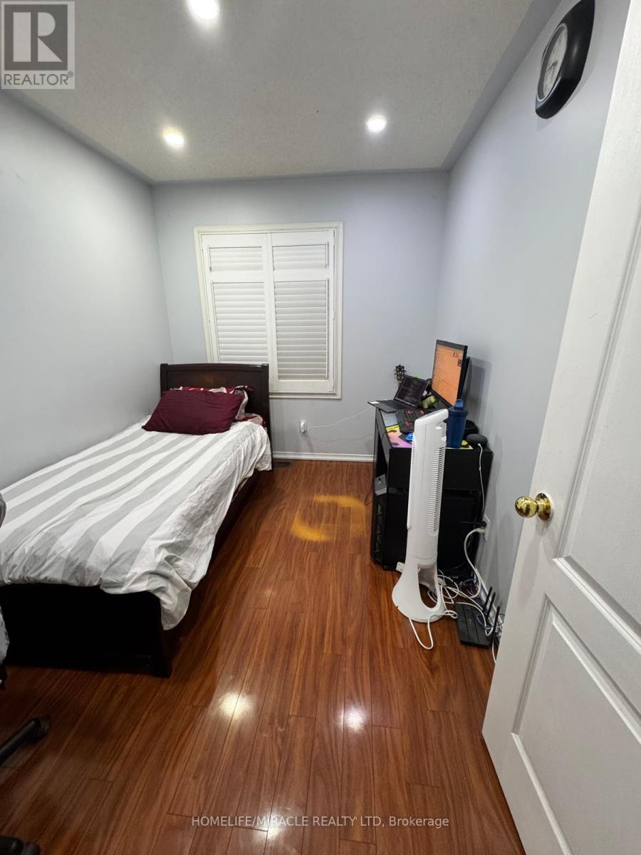 Main - 35 Applegrove Court, Brampton, Ontario L6R 2Y8 - Photo 20 - W12549456