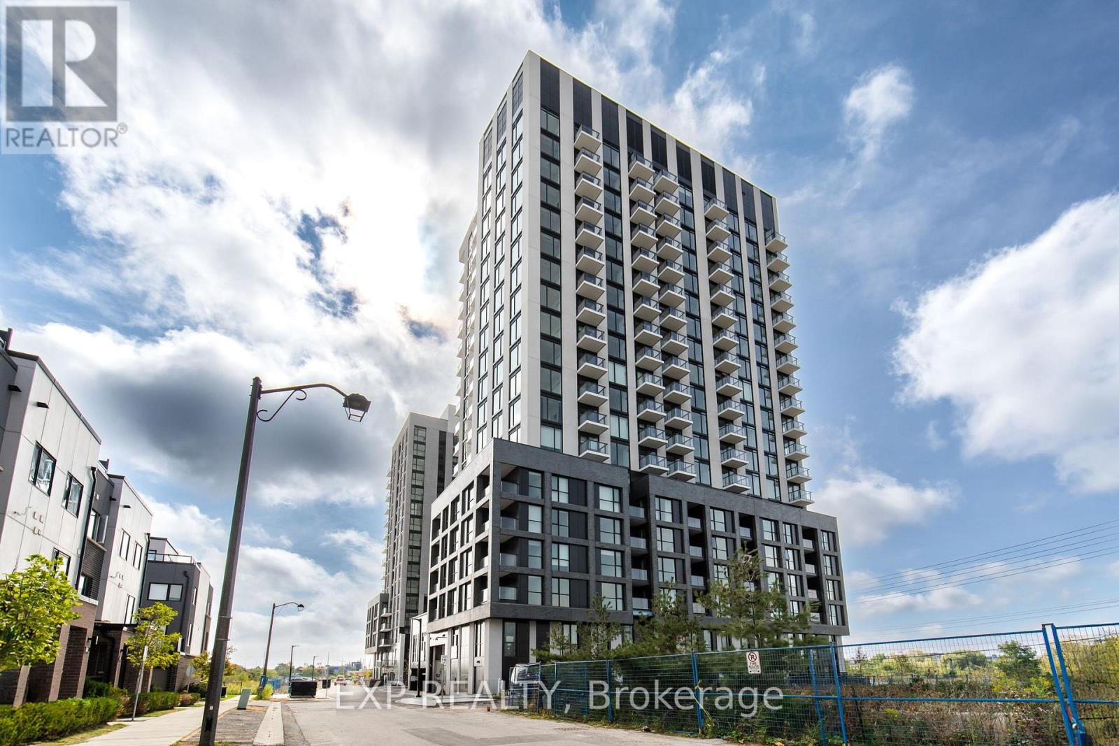 411 - 3071 Trafalgar Road, Oakville, Ontario  L6H 8C6 - Photo 2 - W12549468