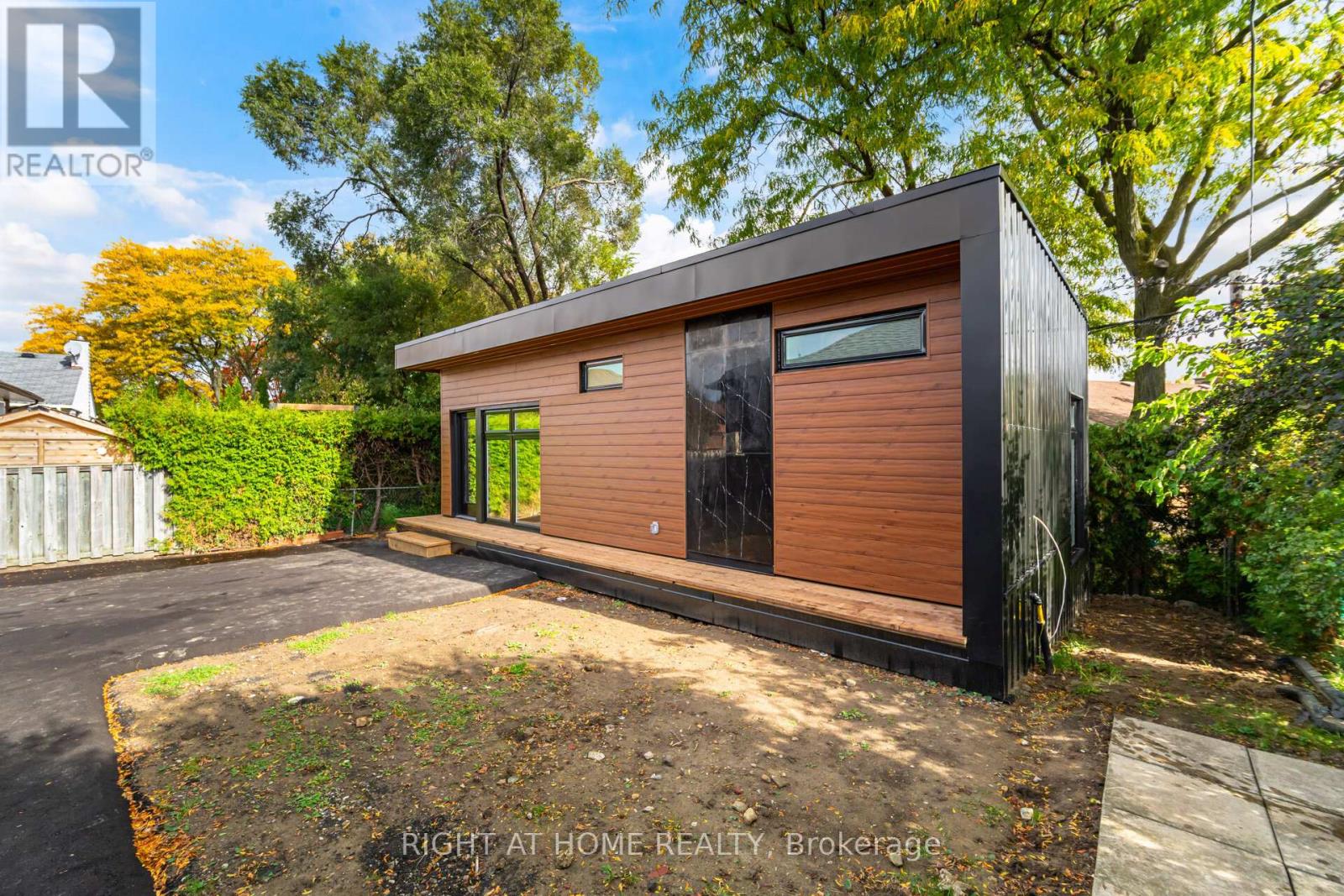 Garden Suite - 25 Templar Drive, Toronto, Ontario  M9R 3C6 - Photo 2 - W12549470