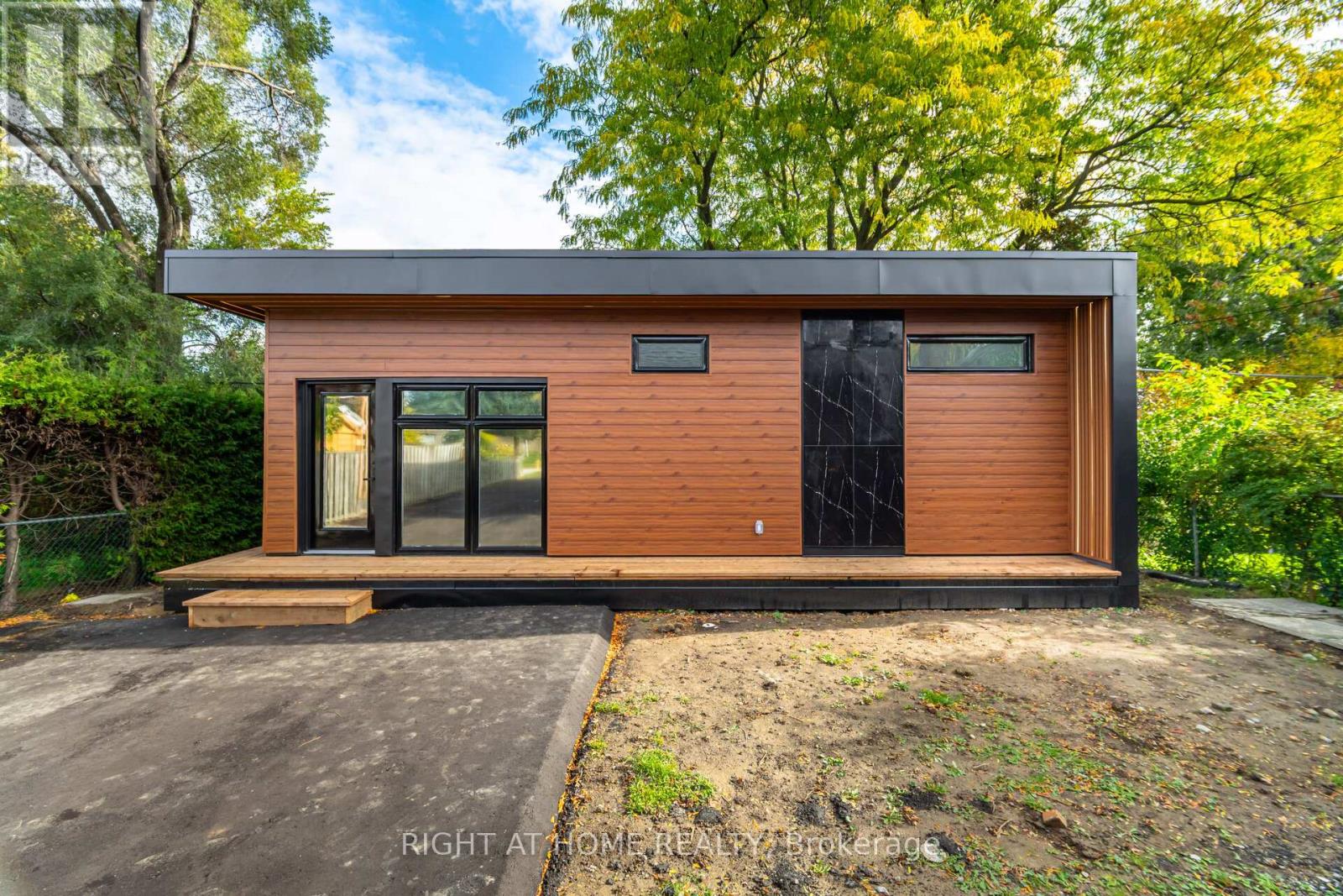 Garden Suite - 25 Templar Drive, Toronto, Ontario  M9R 3C6 - Photo 3 - W12549470