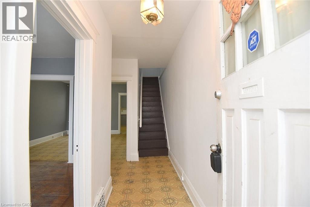 69 Gage Avenue N, Hamilton, Ontario  L8L 6Z8 - Photo 3 - 40788133