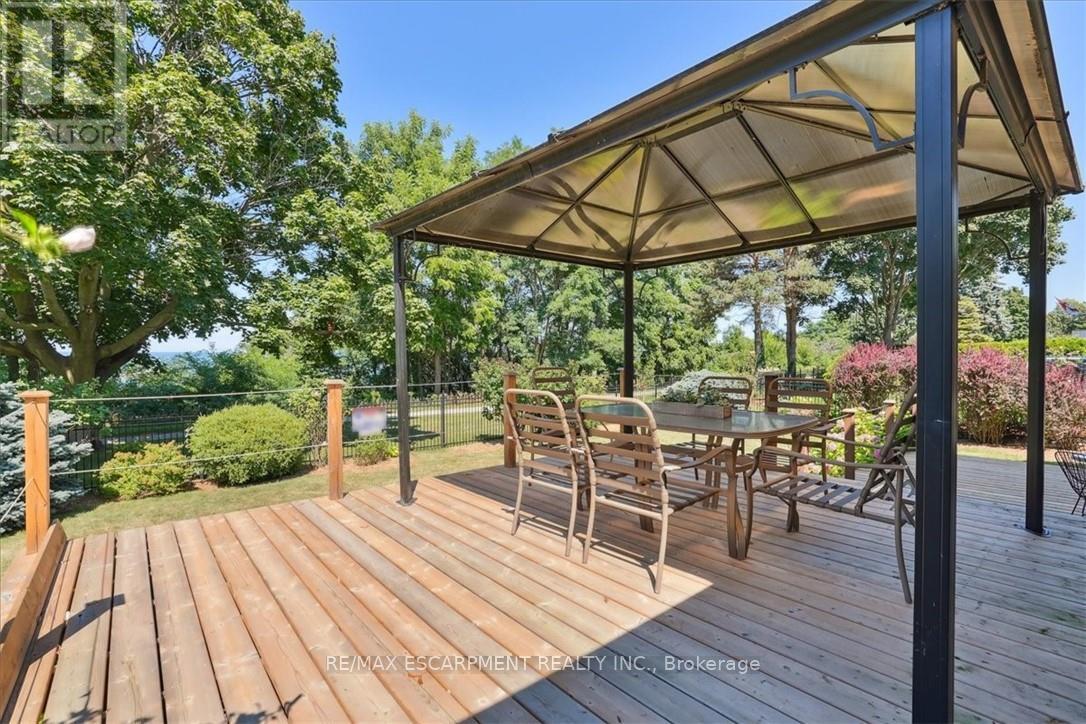 93 Westgate Park Drive, St. Catharines, Ontario  L2N 5X1 - Photo 35 - X12549454