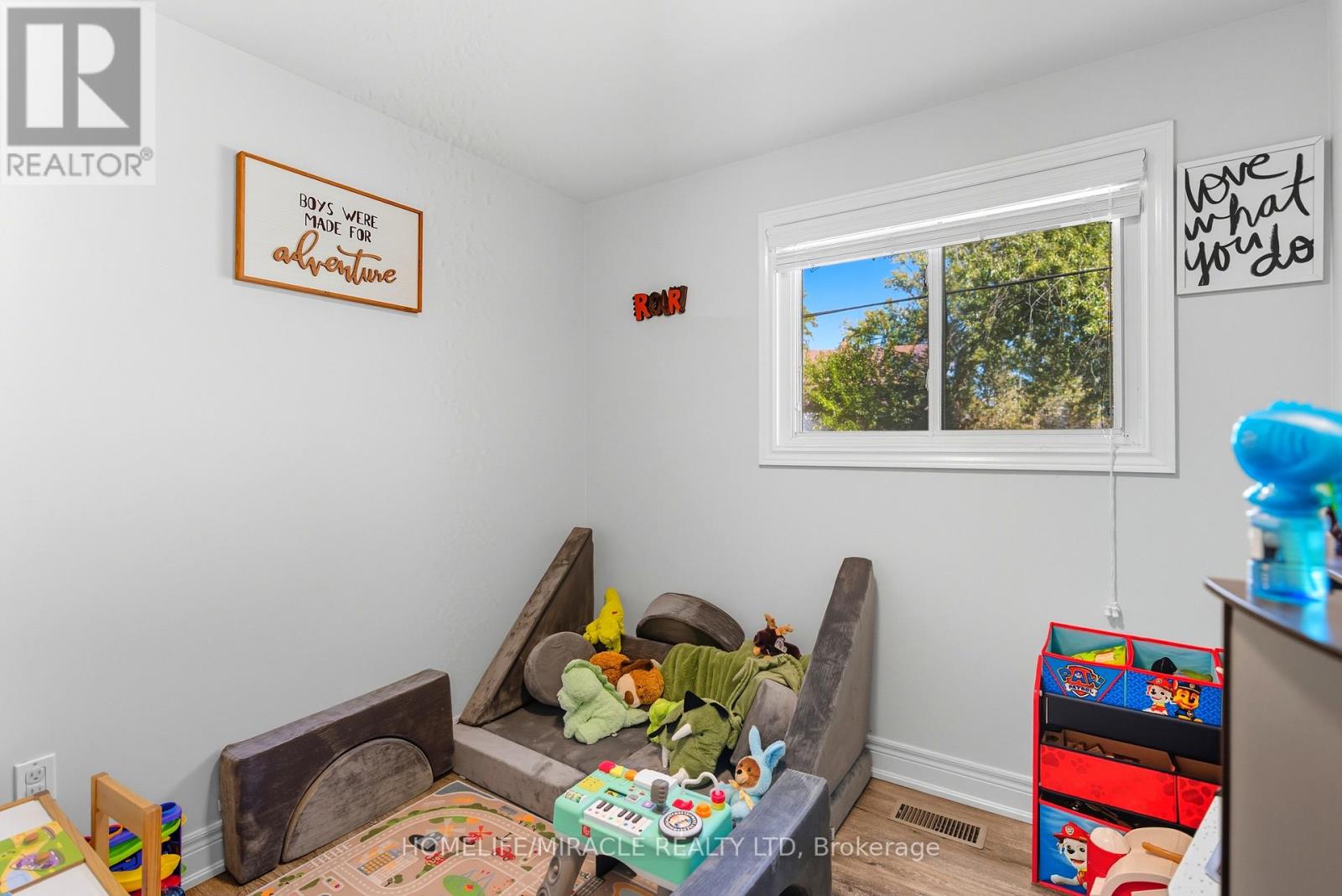 11 Rockwood Avenue, St. Catharines, Ontario  L2P 1E3 - Photo 13 - X12549466