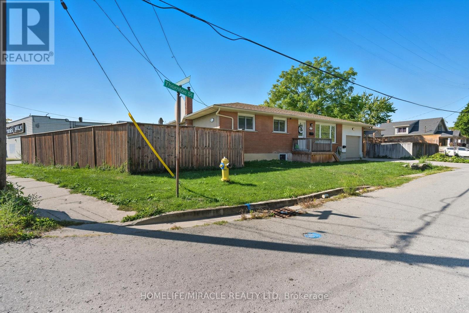 11 Rockwood Avenue, St. Catharines, Ontario  L2P 1E3 - Photo 2 - X12549466