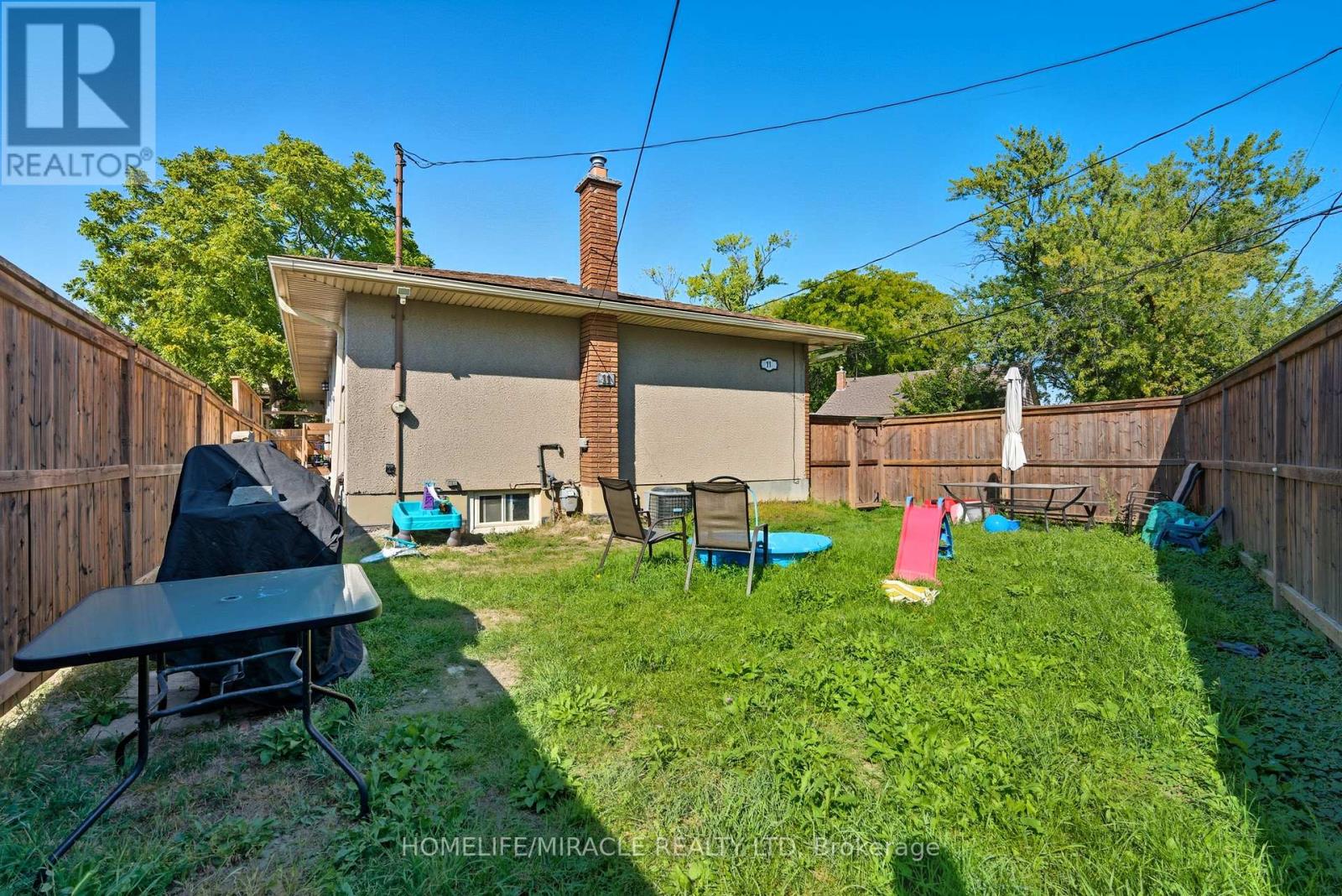 11 Rockwood Avenue, St. Catharines, Ontario  L2P 1E3 - Photo 32 - X12549466