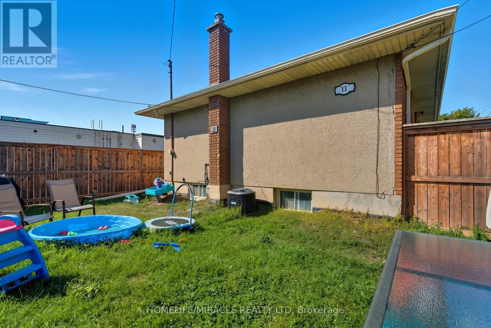 11 Rockwood Avenue, St. Catharines, Ontario  L2P 1E3 - Photo 33 - X12549466