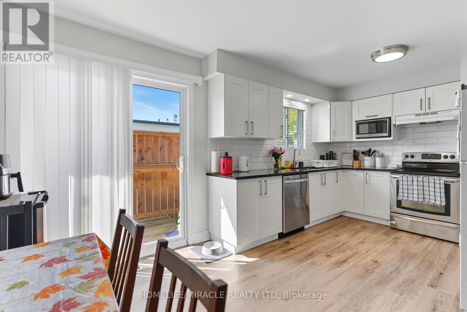 11 Rockwood Avenue, St. Catharines, Ontario  L2P 1E3 - Photo 8 - X12549466