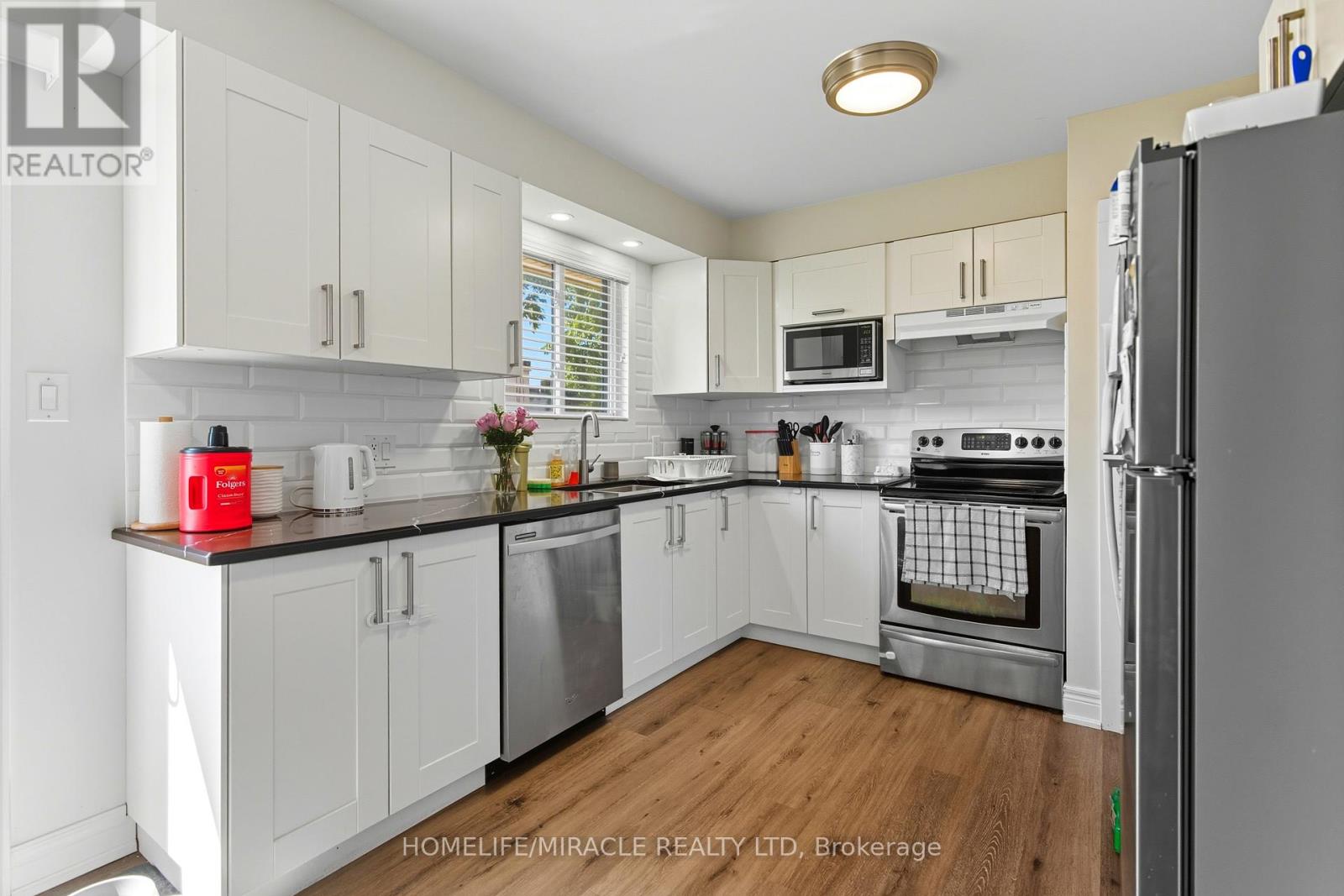 11 Rockwood Avenue, St. Catharines, Ontario  L2P 1E3 - Photo 9 - X12549466