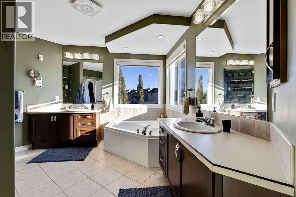 30 Drake Landing Road, Okotoks, Alberta  T1S 2M2 - Photo 13 - A2266398