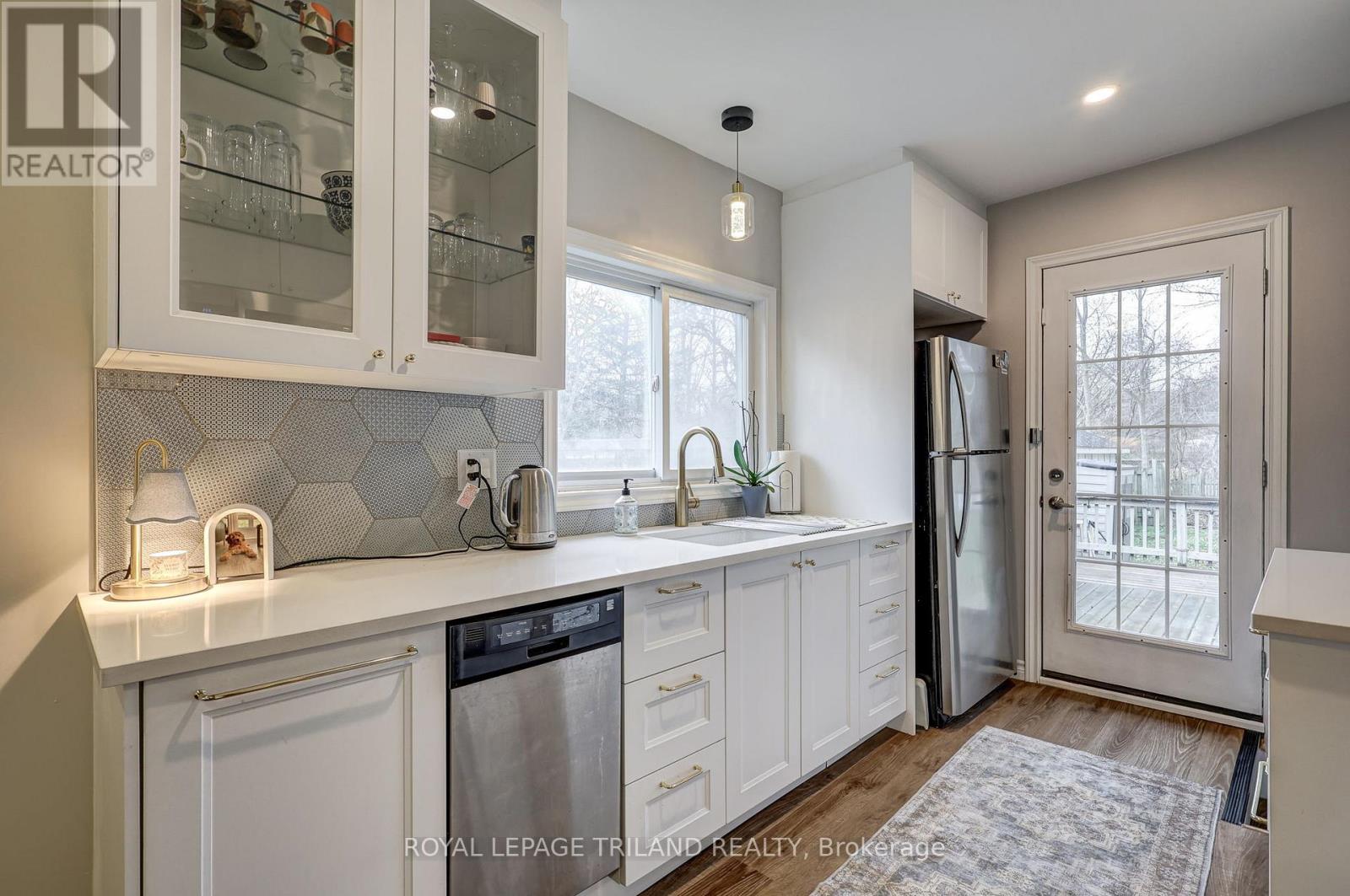 103 Springbank Drive, London South, Ontario N6J 1E5 - Photo 13 - X12549480