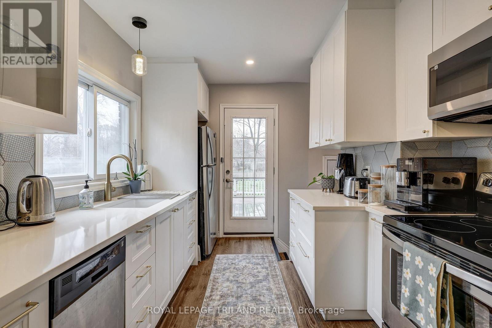 103 Springbank Drive, London South, Ontario N6J 1E5 - Photo 15 - X12549480